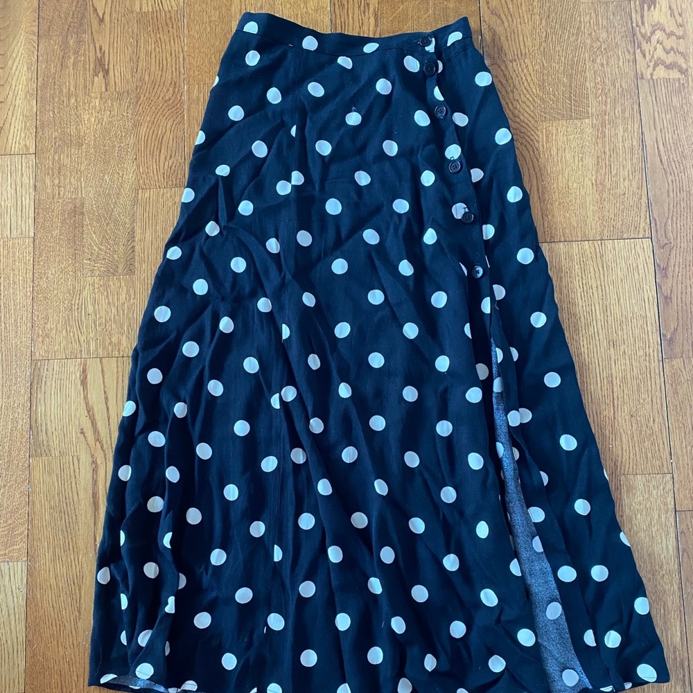 Reformation mid length Polk dot skirt!!!